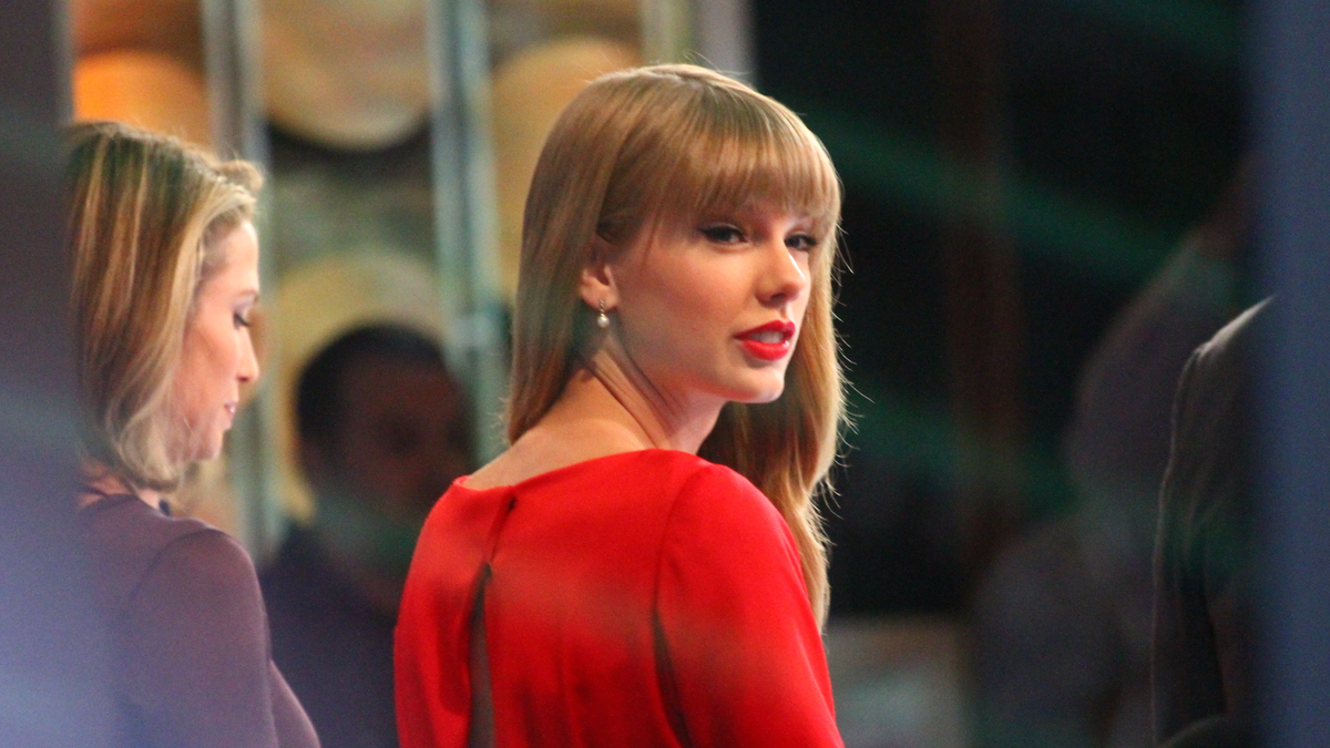 Roundup: Can Taylor Swift stop AI-generated abuse?