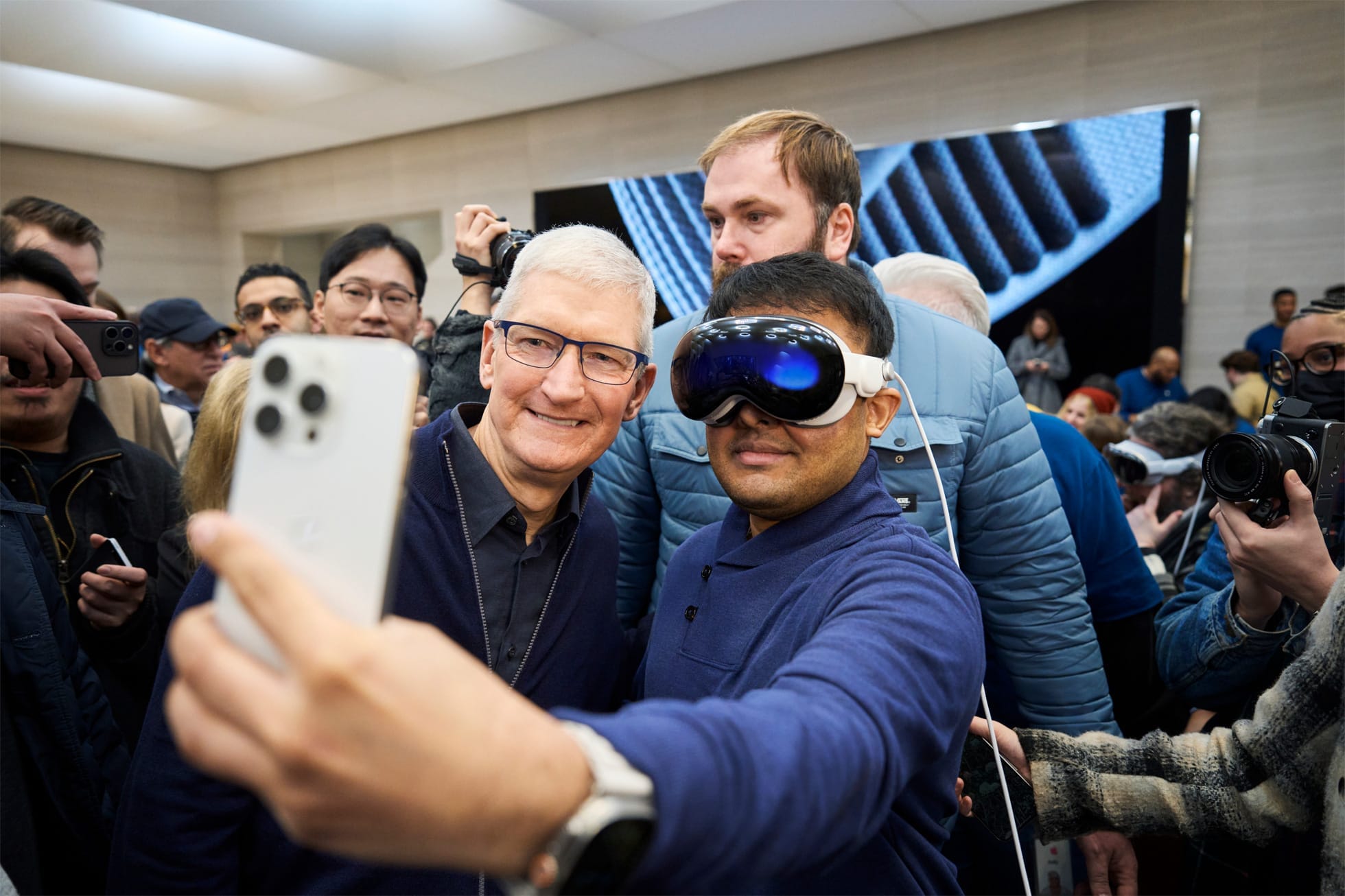Roundup: The trouble facing Apple